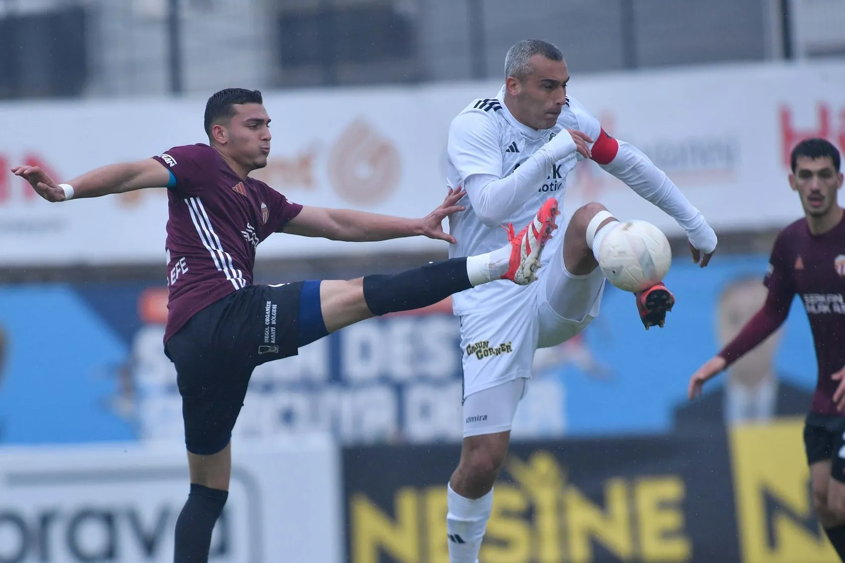 Altay'da 45'lik kaptan hem saha hem kulübe için formda