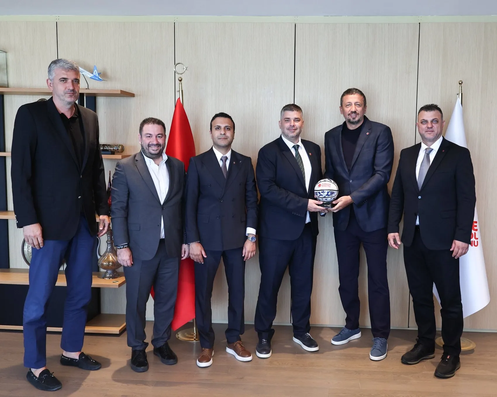 Karşıyaka potaya ABD’li forvet takviyesi yaptı
