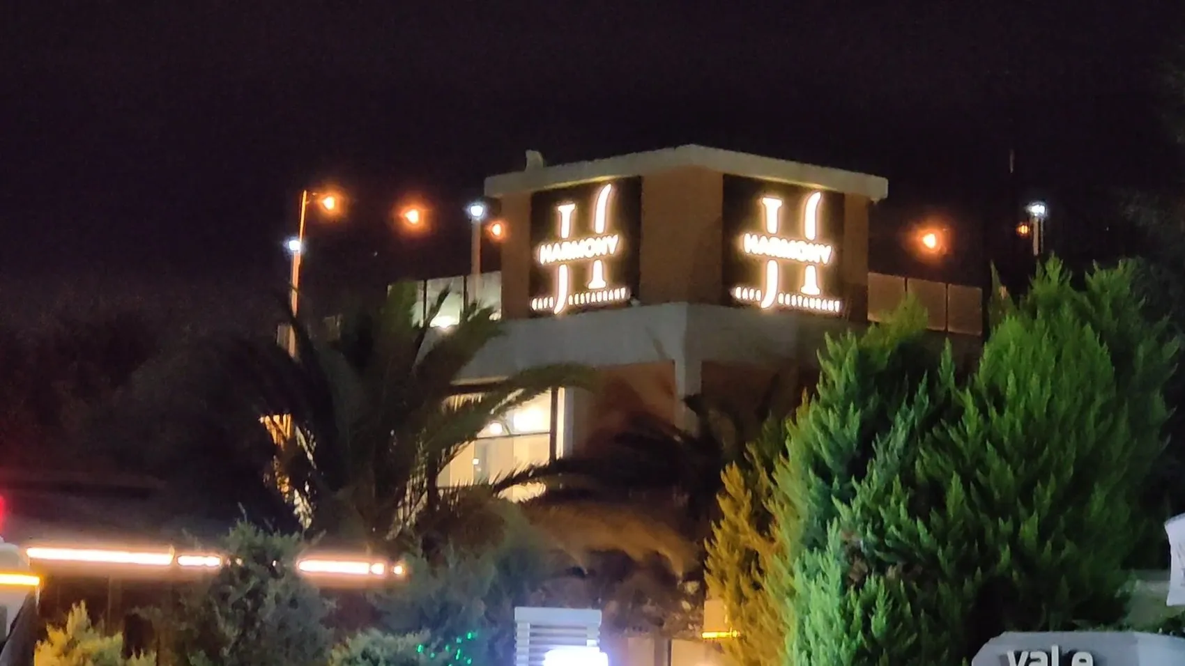 Küçükçekmece'de kafeye silahlı baskın İki kişi yaralandı