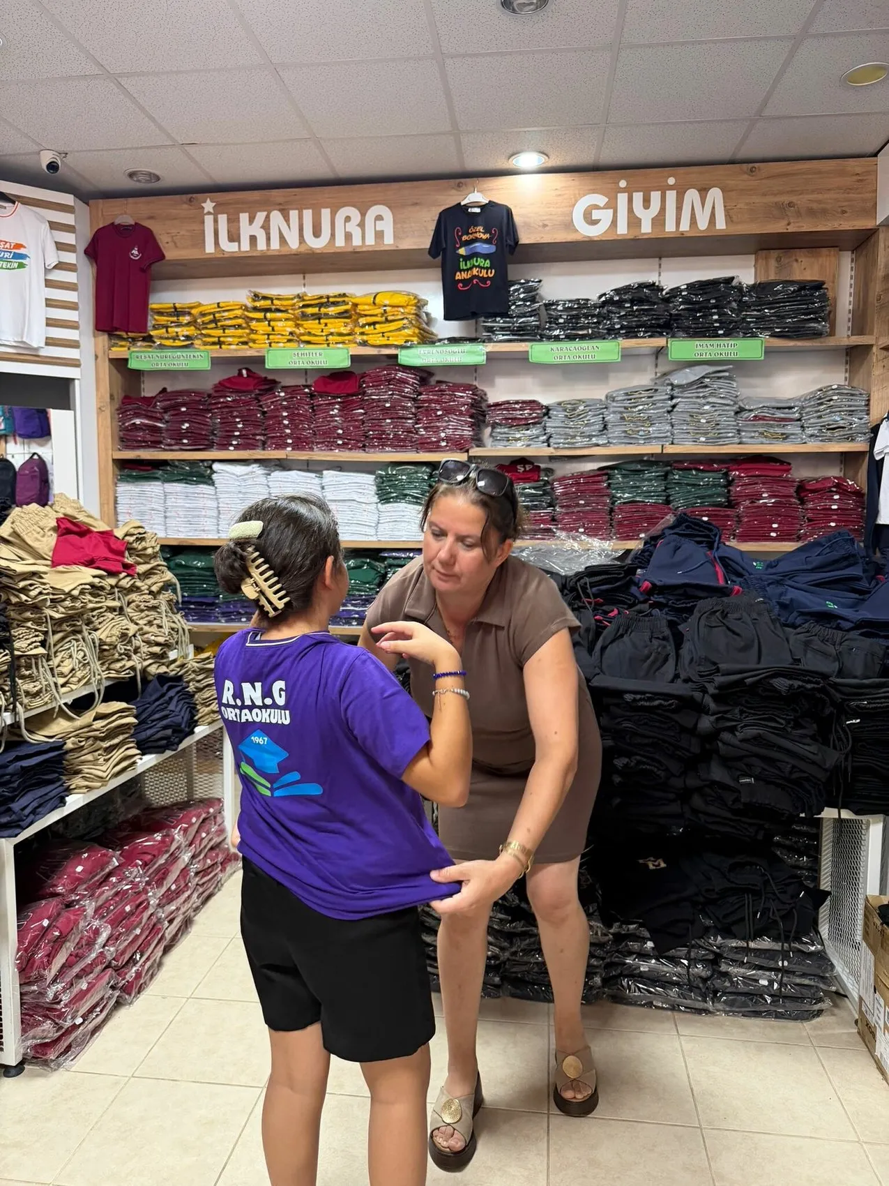 Bornova'da bir iyilik elçisi: 10 yıldır çocukların eğitim umudu oluyor
