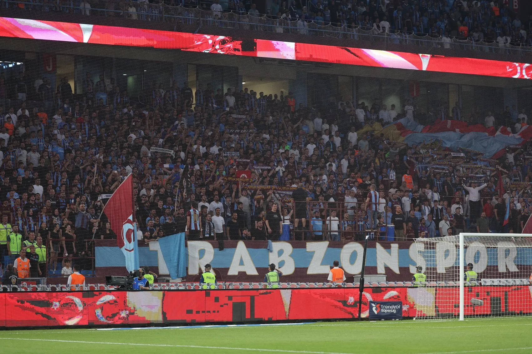 Trabzonspor ile Başakşehir Karşı Karşıya Geldi