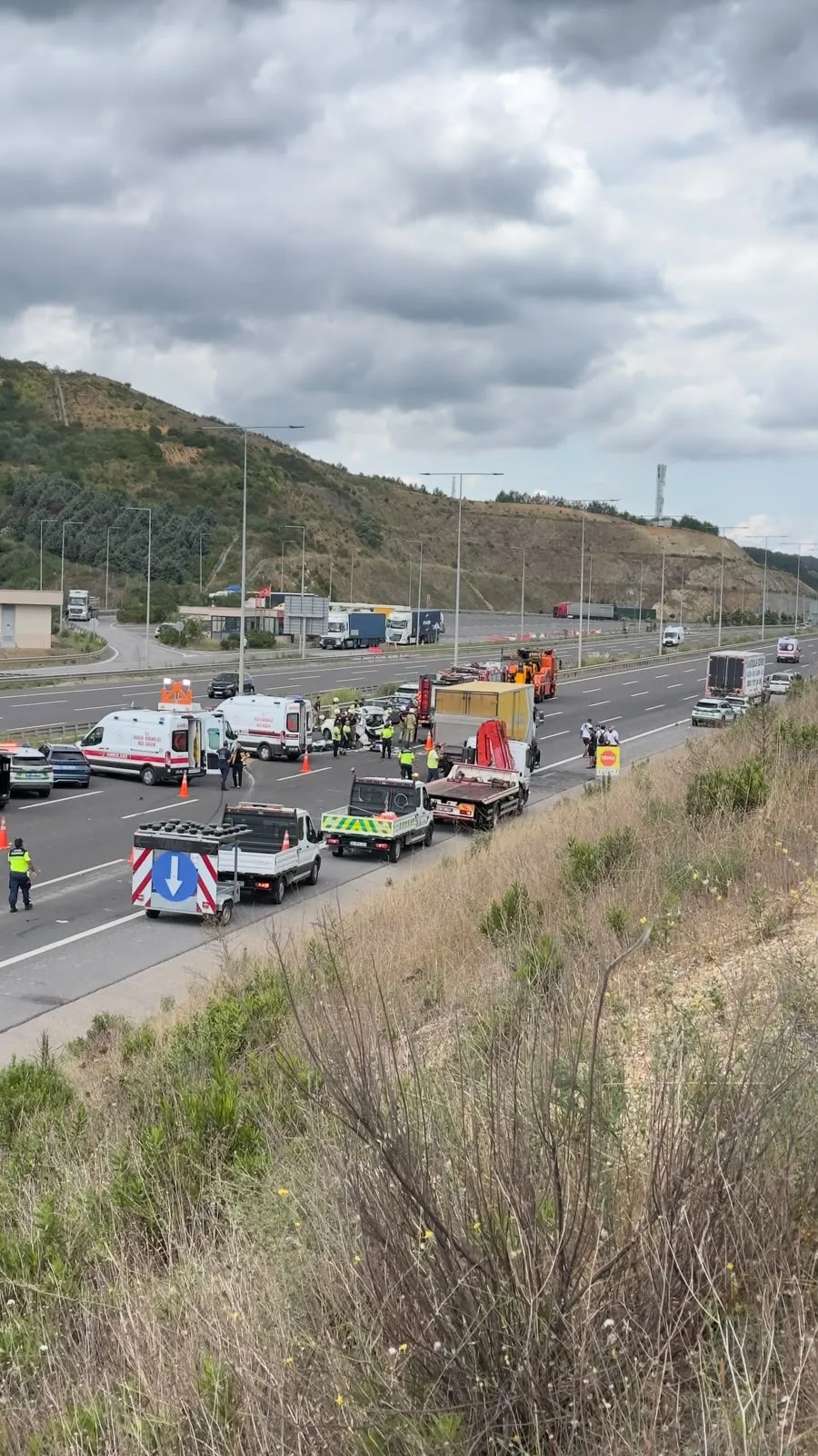 Kuzey Marmara Otoyolu'nda feci kaza 3 kişi hayatını kaybetti