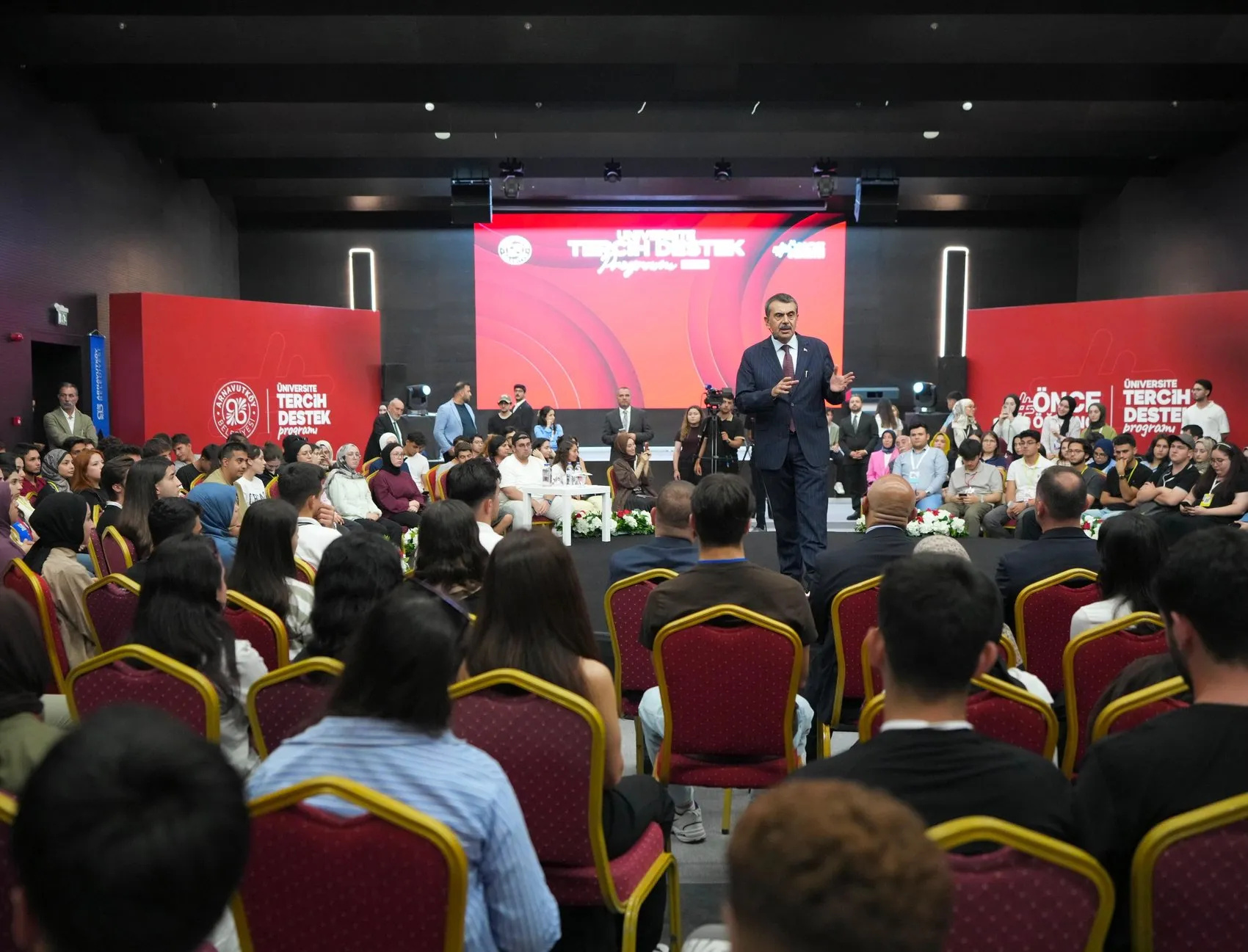 Üniversite sınavında sistem değişmiyor ama sorular yeni müfredata göre şekilleniyor