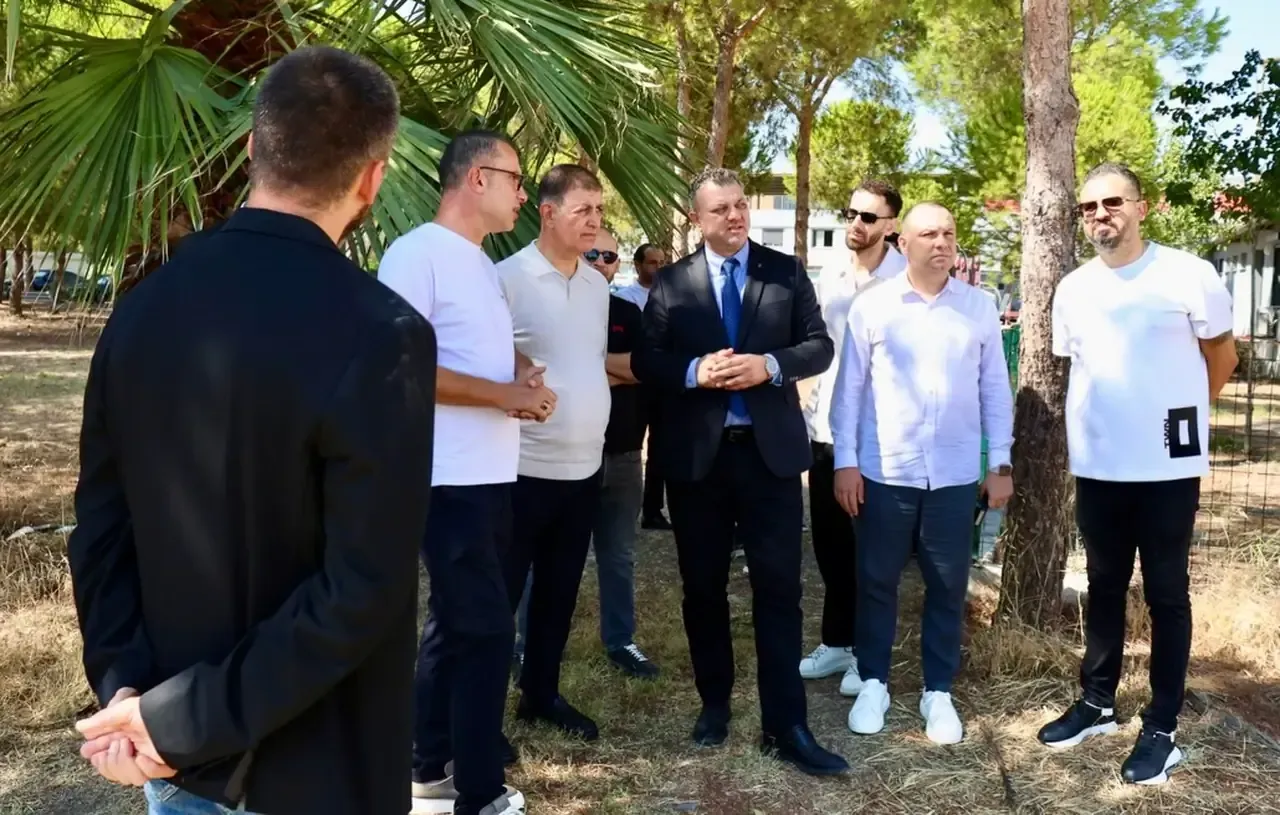 İzmir'de Karşıyaka'ya ziyaret Tugay'dan tesis ve stadyum mesajı