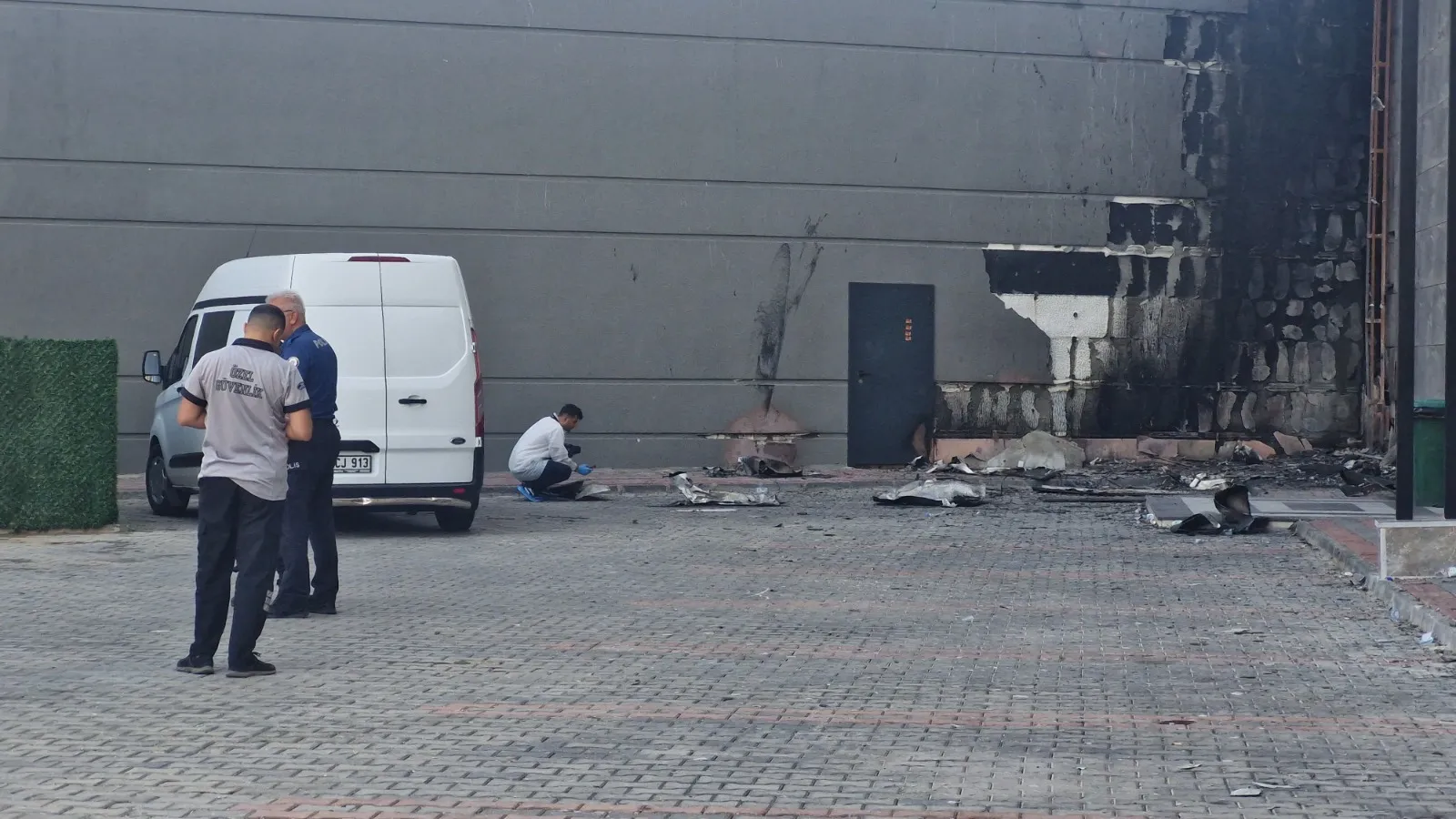 Diyarbakır'da gece yarısı yangın 13 katlı plaza küle döndü