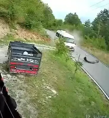 Zonguldak Ereğli’de işçi servisi kazası 4 kişi yaralandı