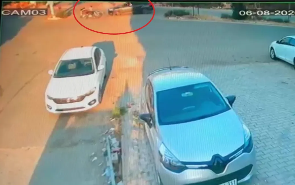 Hatay'da motosiklet kazası kamerada