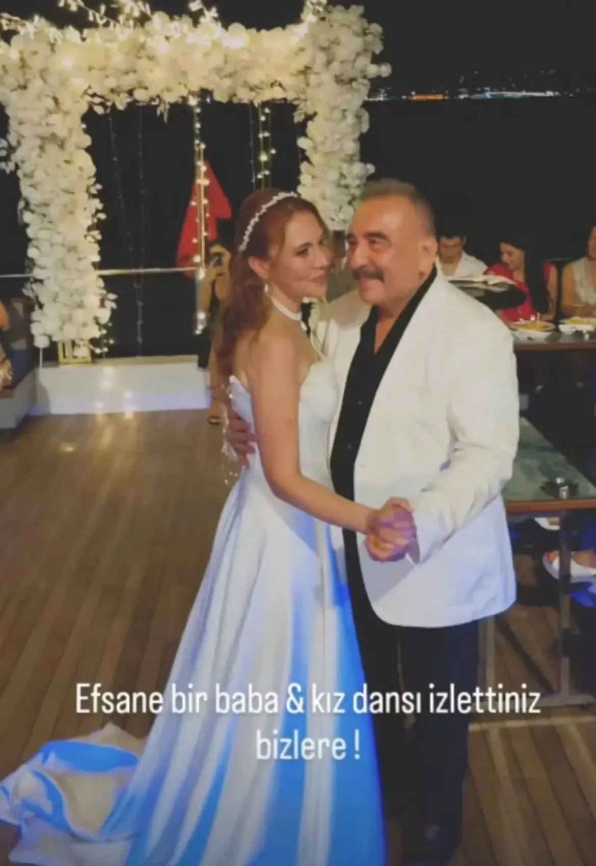 Ümit Besen’in kızı Ezgi Besen evlendi! Ünlü şarkıcı nikaha yetişemedi 2