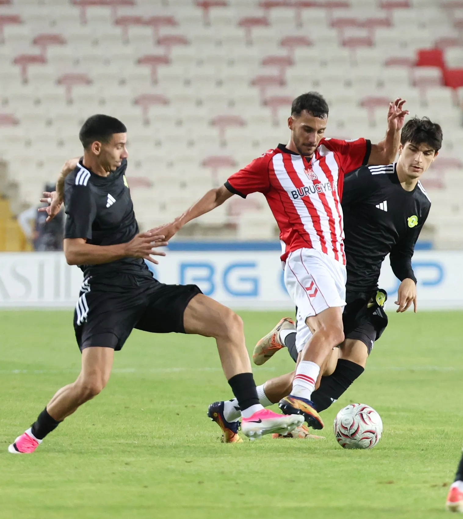 Sivasspor sezonu golsüz beraberlikle açtı