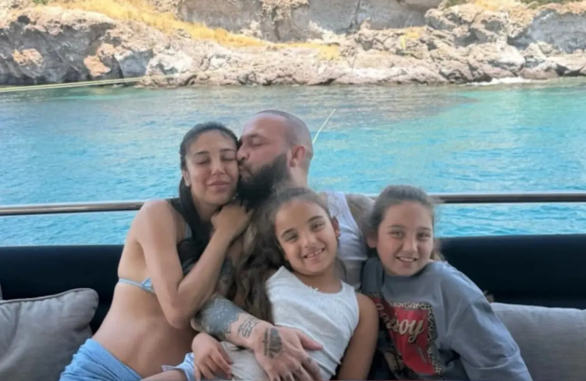 Berkay Şahin üçüncü kızını kucağına aldı! Adını Mihre koydu 2