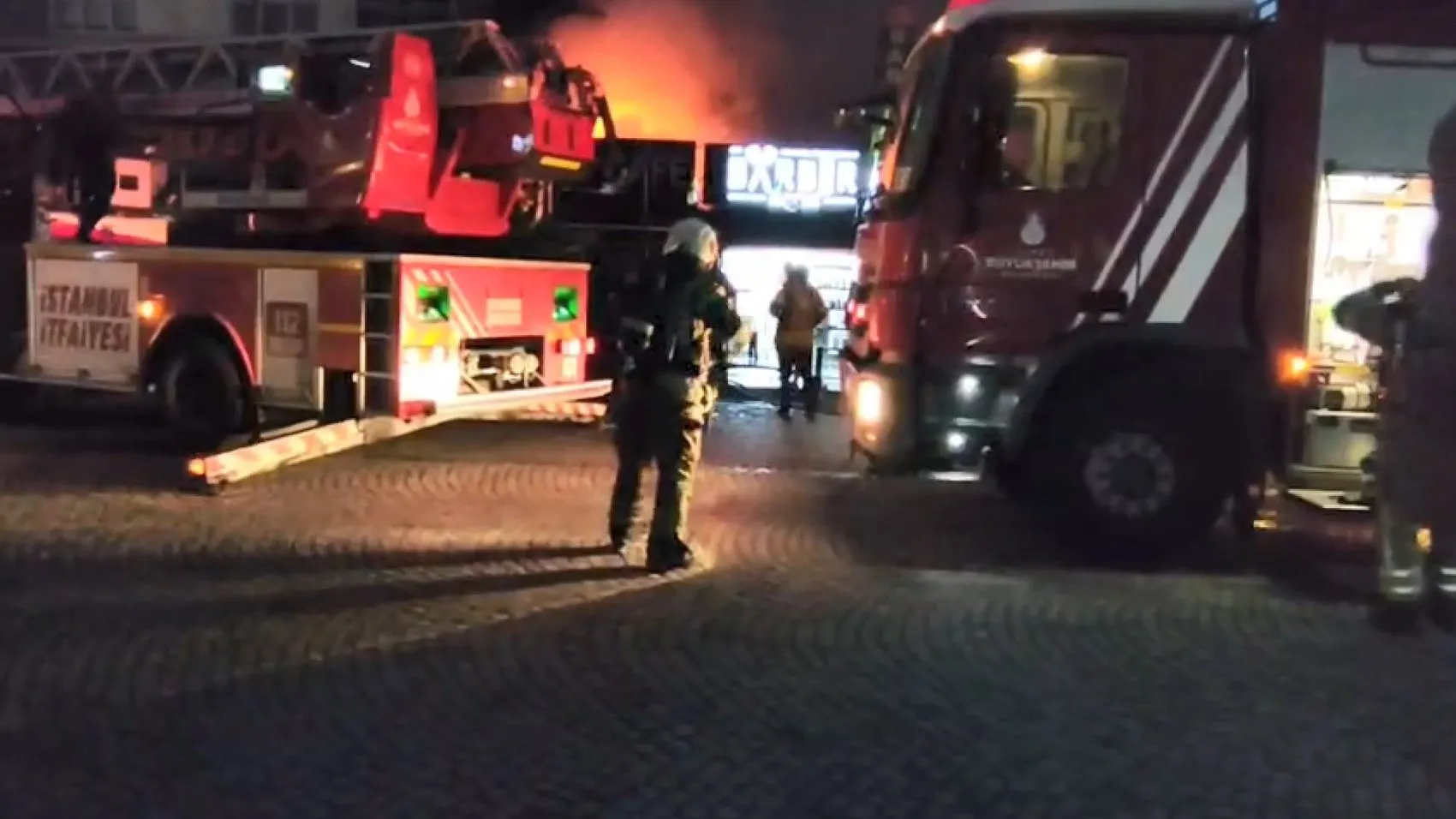 Esenyurt'ta sabah mesaisi Kafede elektrik kontağı dehşeti