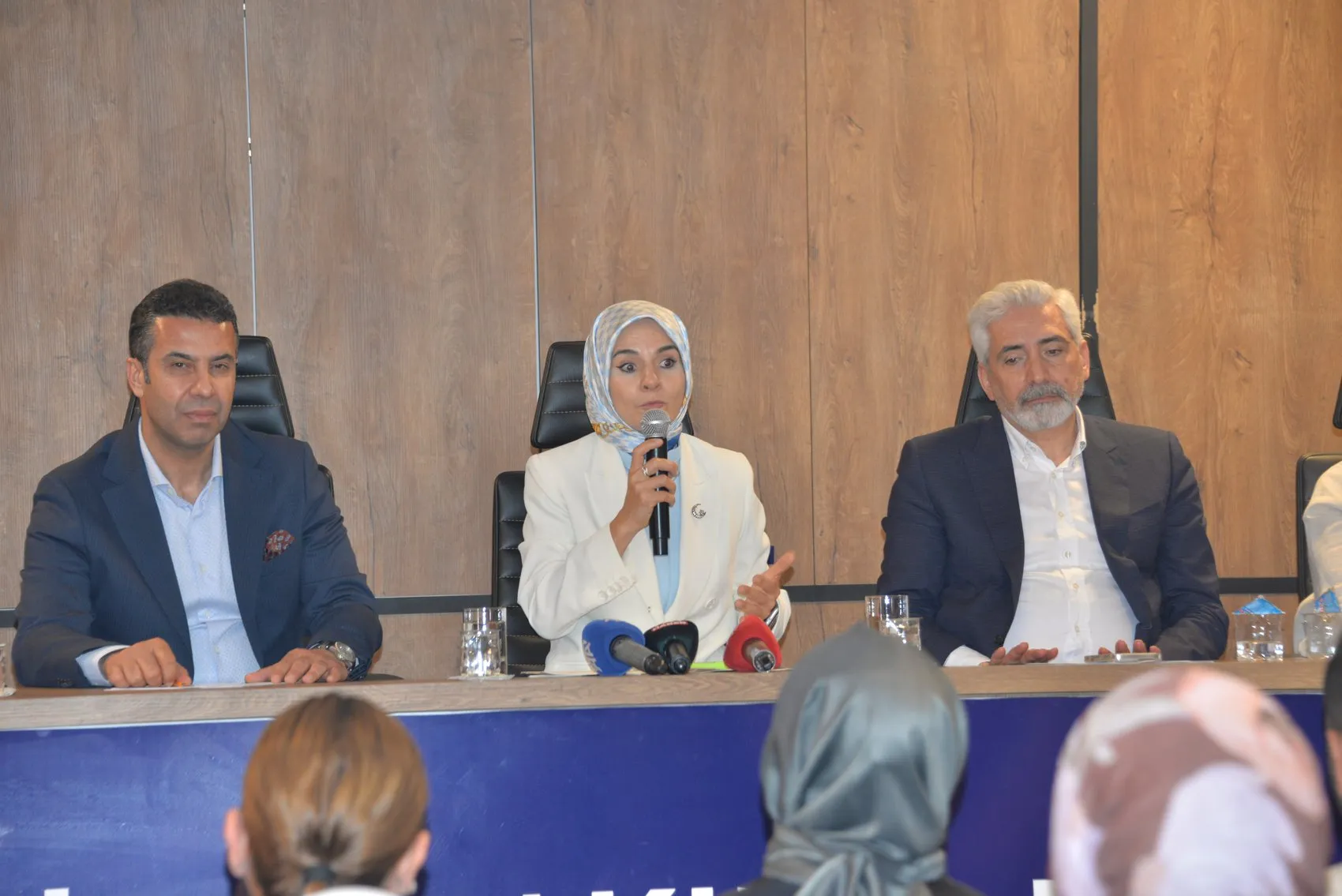 Bakan Göktaş Diyarbakır ziyaretinde huzur mesajı verdi