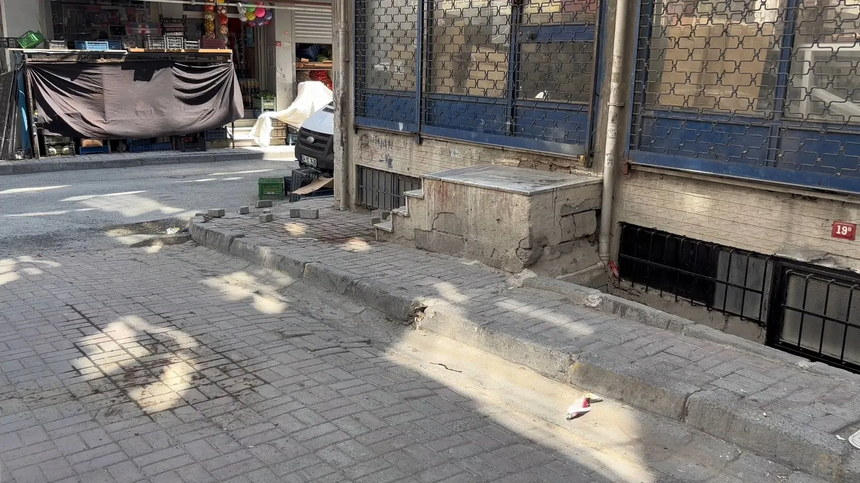 Bağcılar’da gece yarısı gürültü kavgası kanlı bitti
