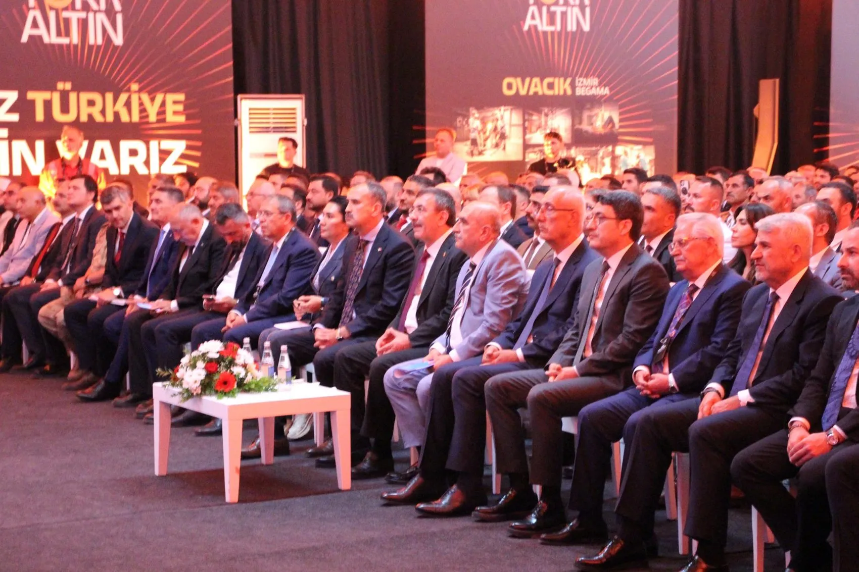 Ağrı'da altın üretimi başladı, 5 yılda 2,5 milyar dolarlık katkı bekleniyor