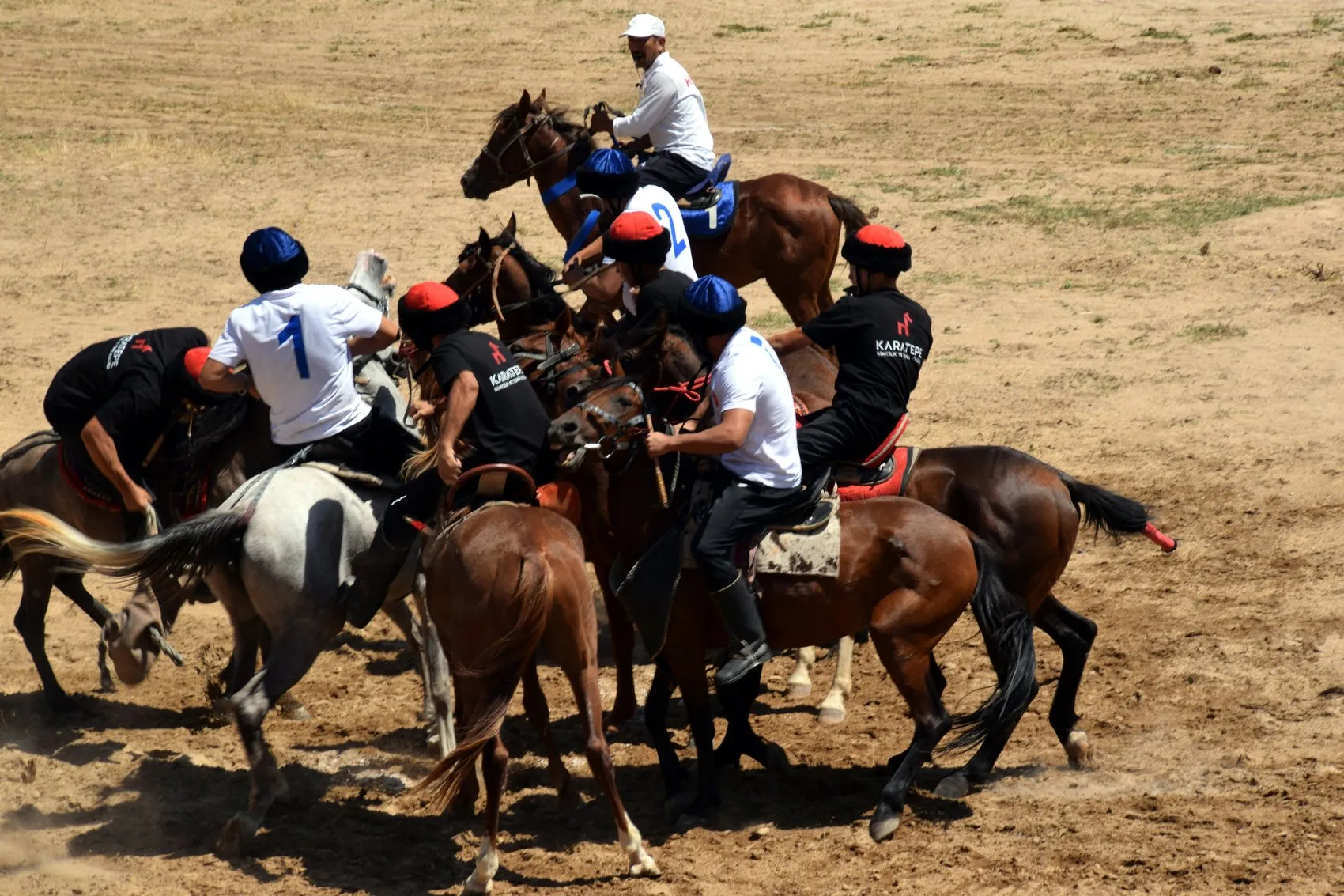 Kırgız Türklerinin ata sporu Van’da nefes kesti