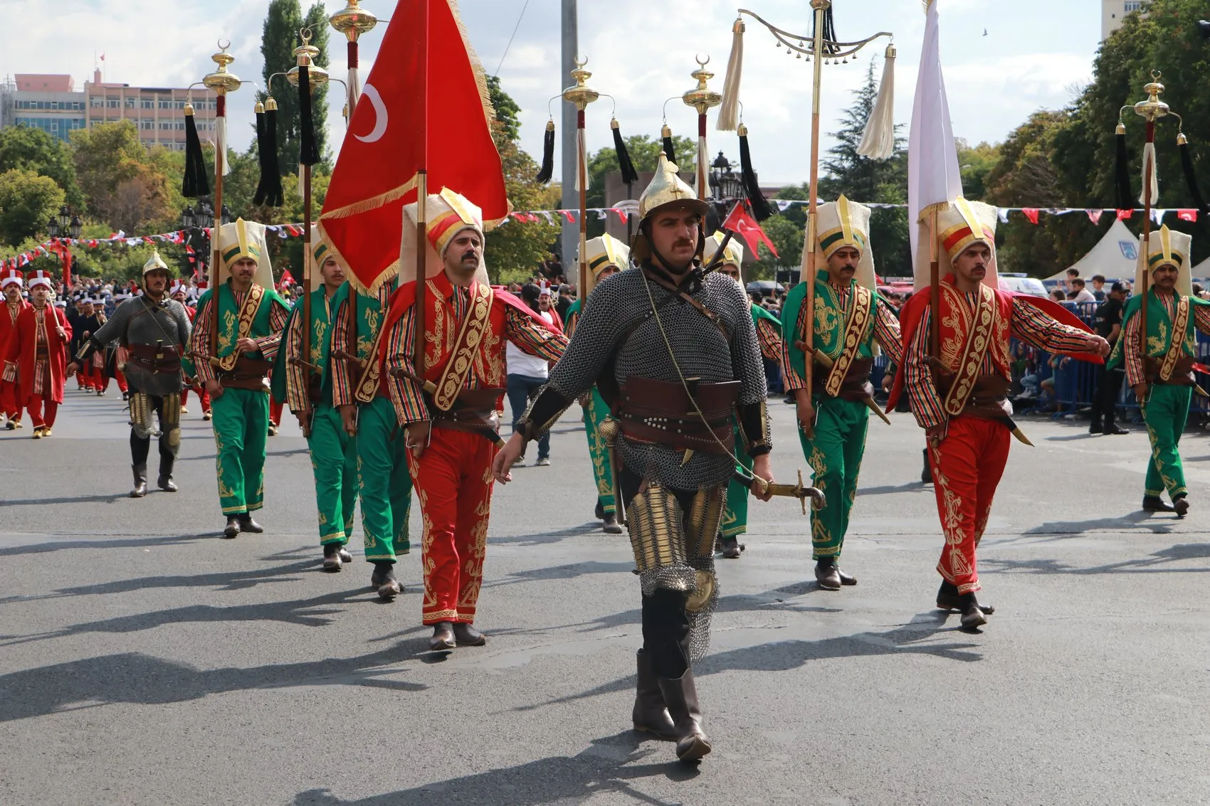 Başkentte Zafer coşkusu: Tarihi güzergahta dev kortej