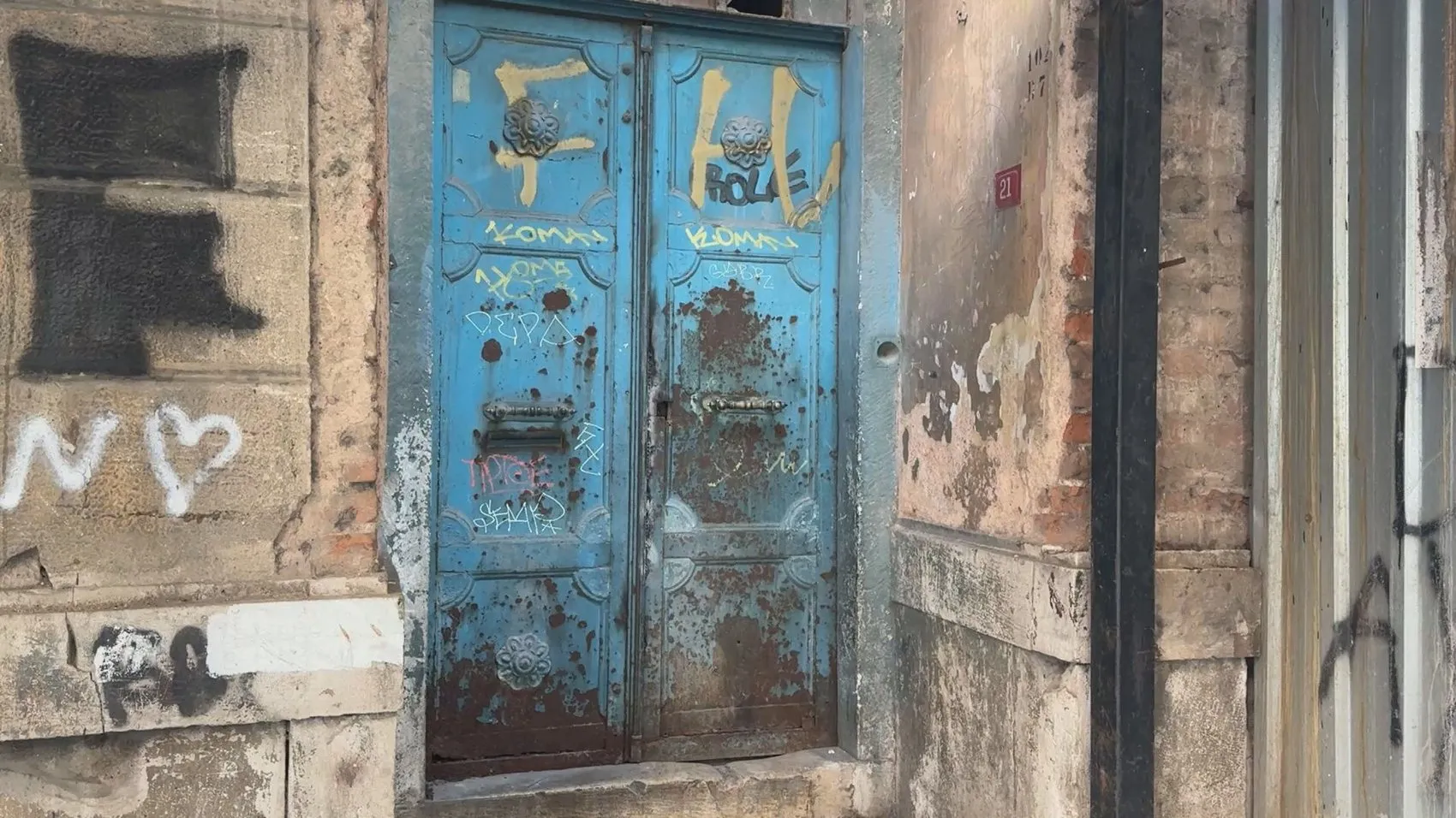 Beyoğlu’nda cinayeti işleyen komşu polise ihbarcı oldu