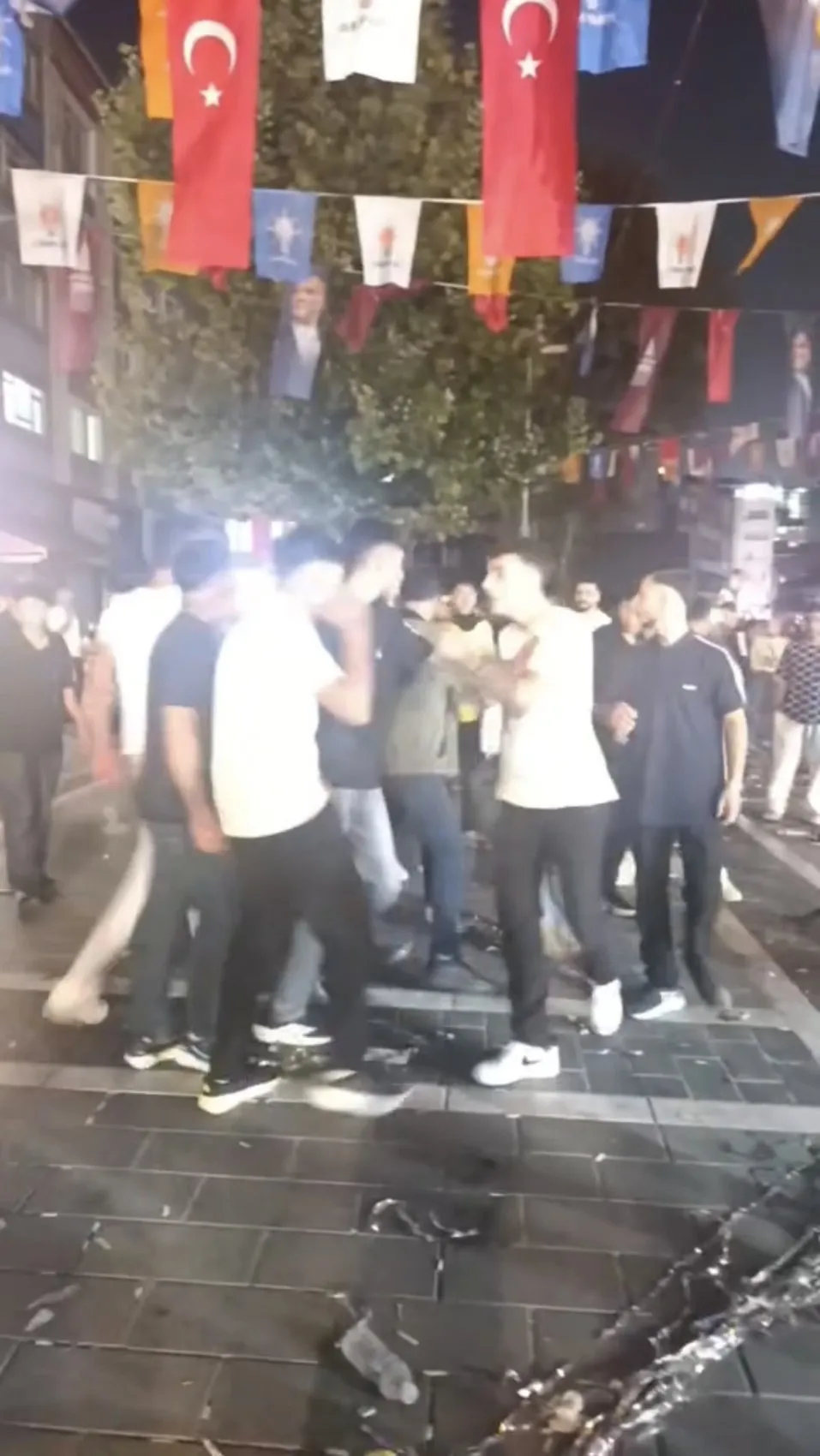 Kasımpaşa'da rap konseri kana bulandı: Eğlence yerini arbedeye bıraktı