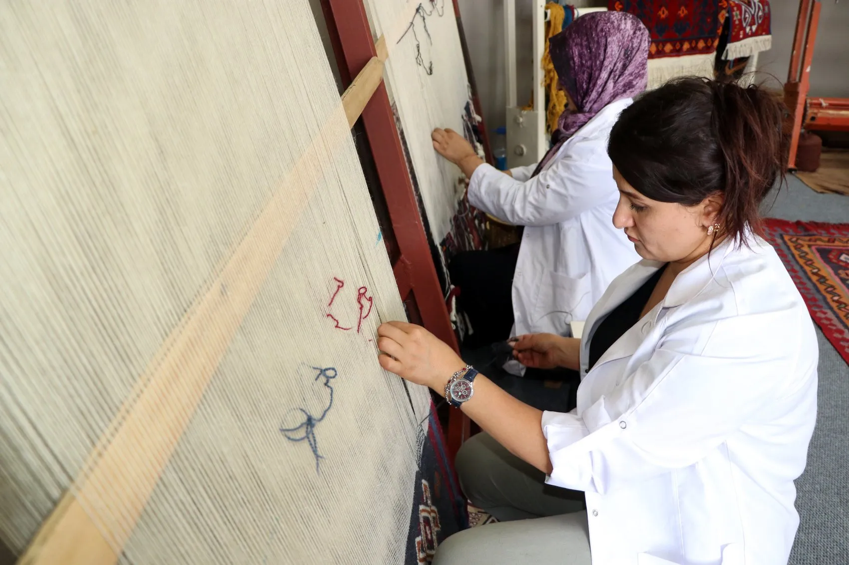 Van'da kaybolmaya yüz tutan dokuma sanatı yeniden tezgahta