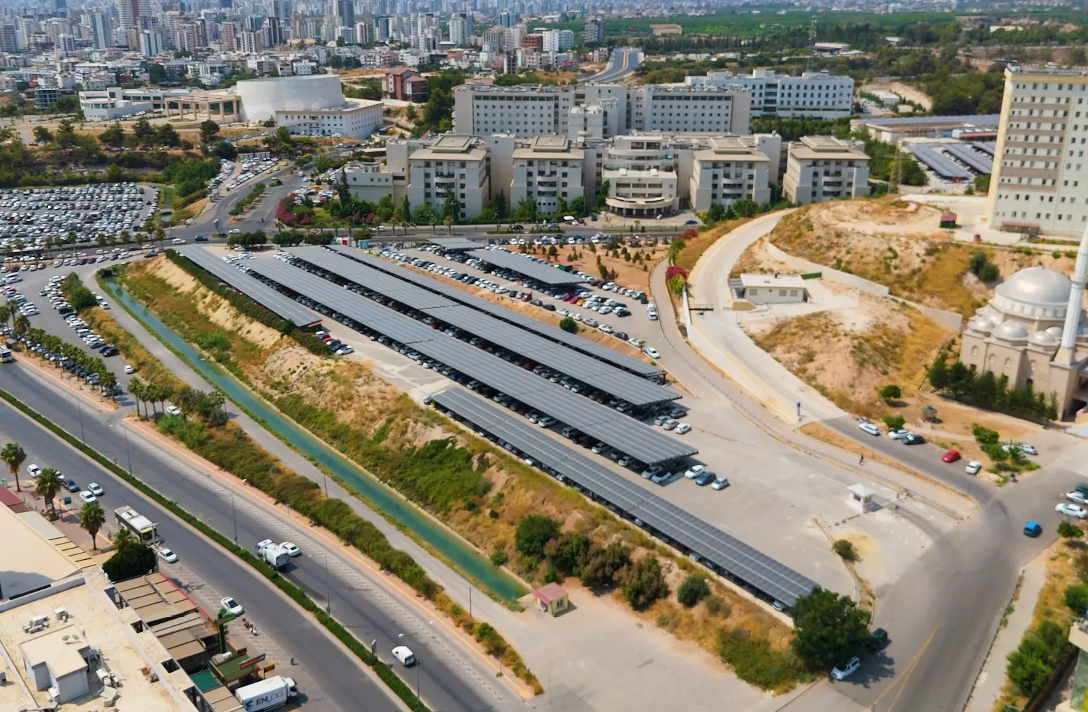 Mersin'de güneşten 27 milyonluk tasarruf Üniversite kendi enerjisini üretiyor