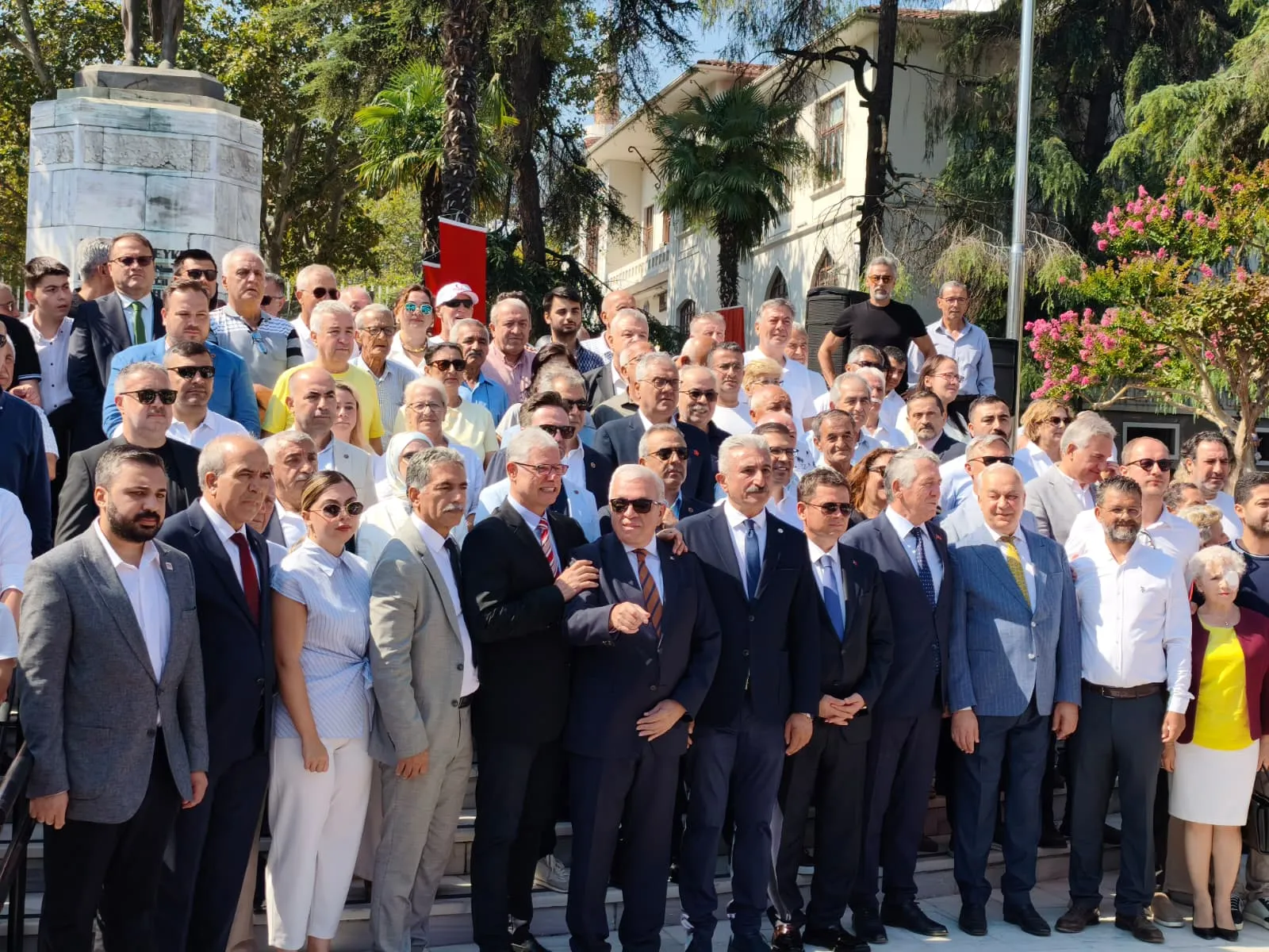 Bursa’da siyasi deprem 6 belediye başkanı CHP’den istifa etti