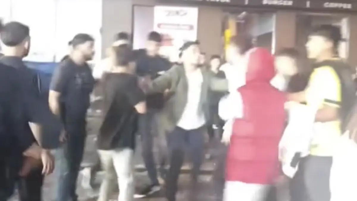 Rapçi Poizi nin konseri karıştı! Tekme ve yumruklu kavga kamerada 2