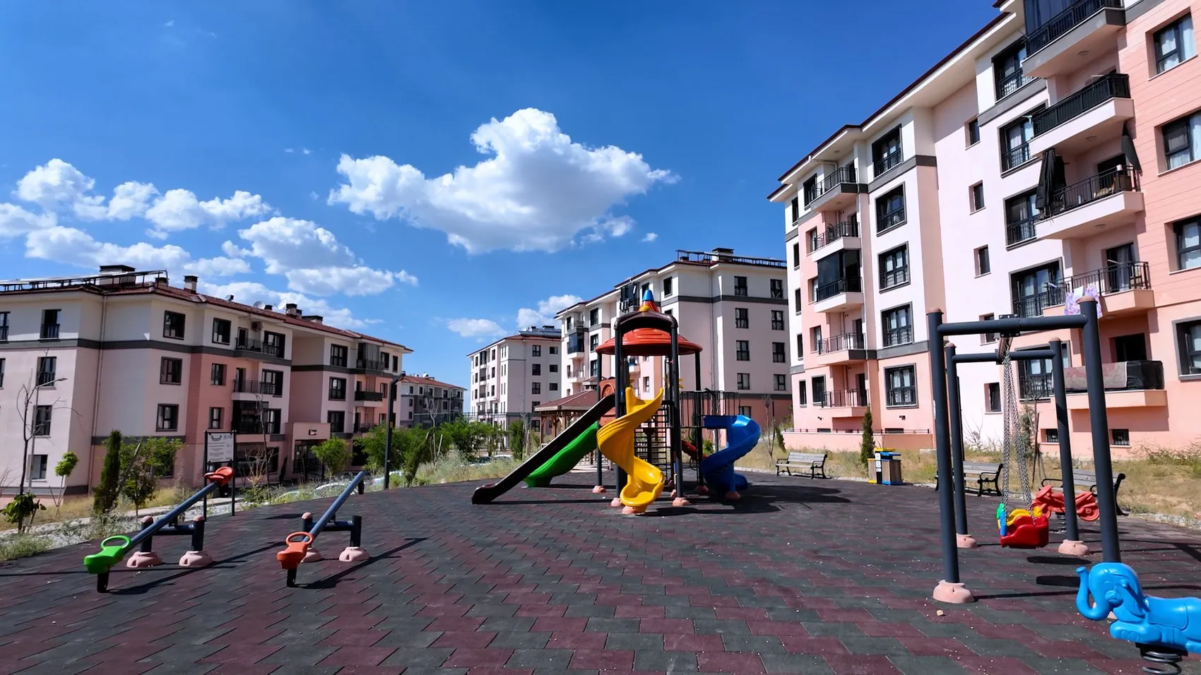 Malatya’da binlerce kişi yeni evine yerleşmeye başladı