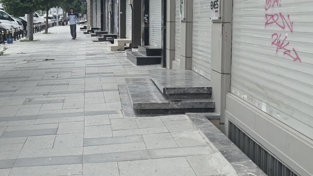 Zeytinburnu sokaklarında alkol kavgası Bir kişi yaralandı