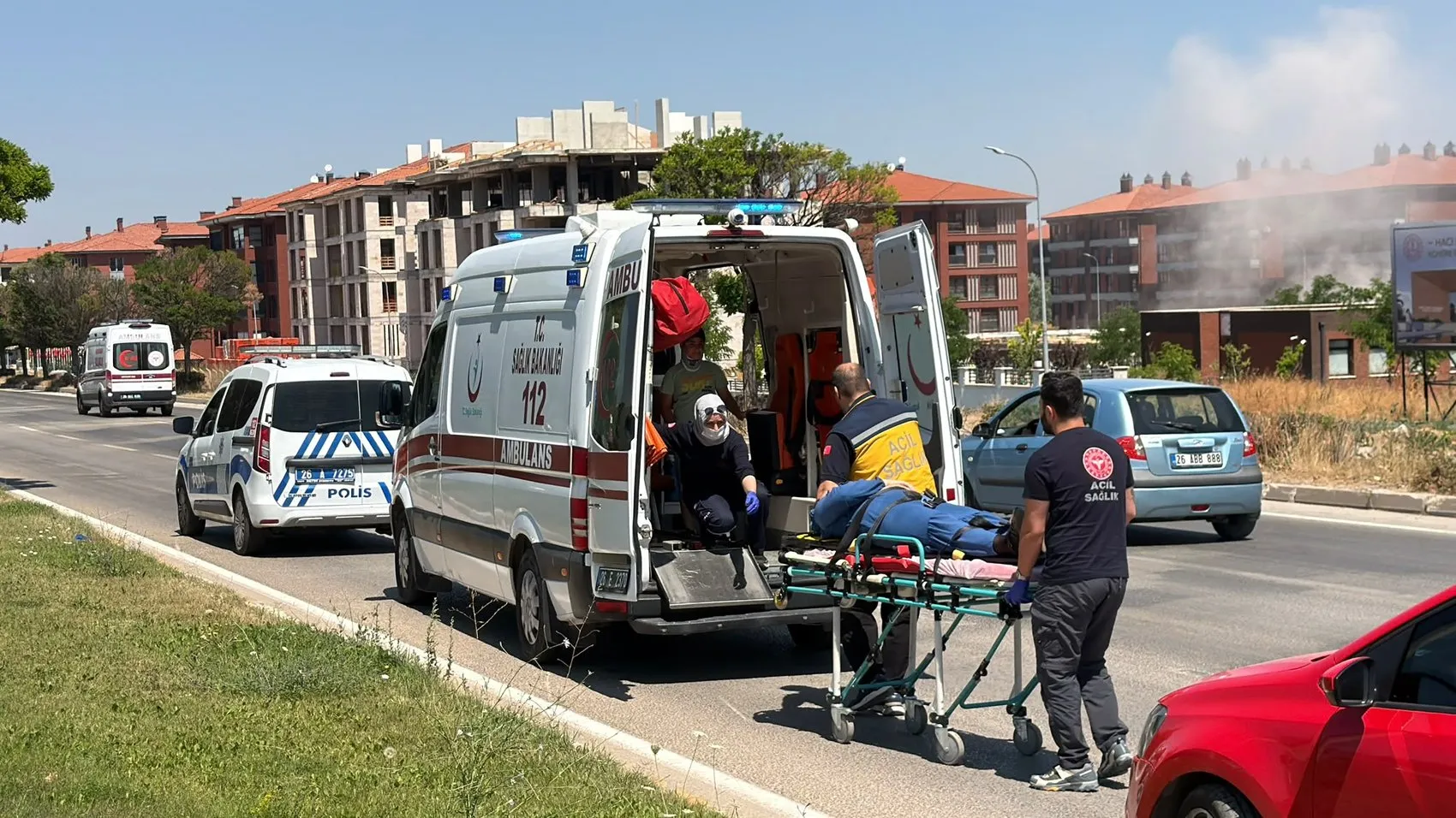 Eskişehir’de trafik kazasına müdahale eden polis ekibi kaza geçirdi