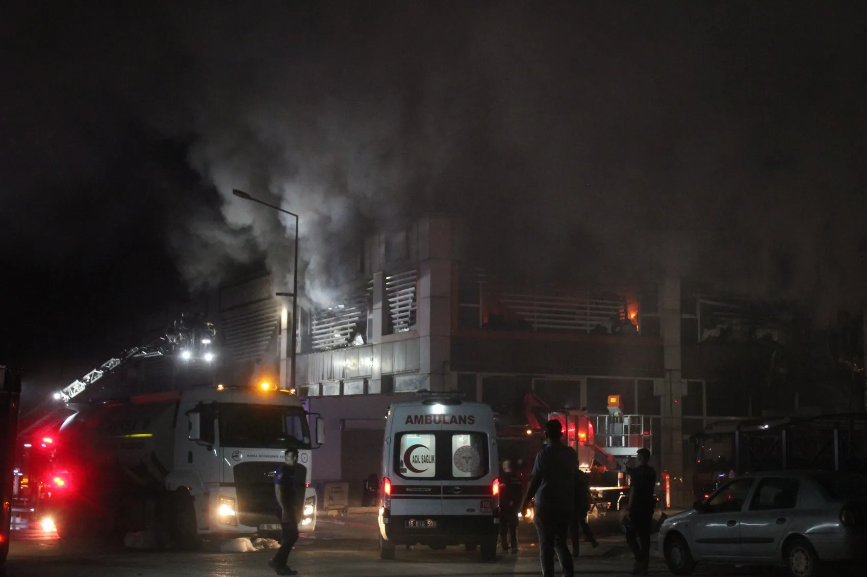 Bursa'daki yumurta tesisinde gece yarısı yangın paniği