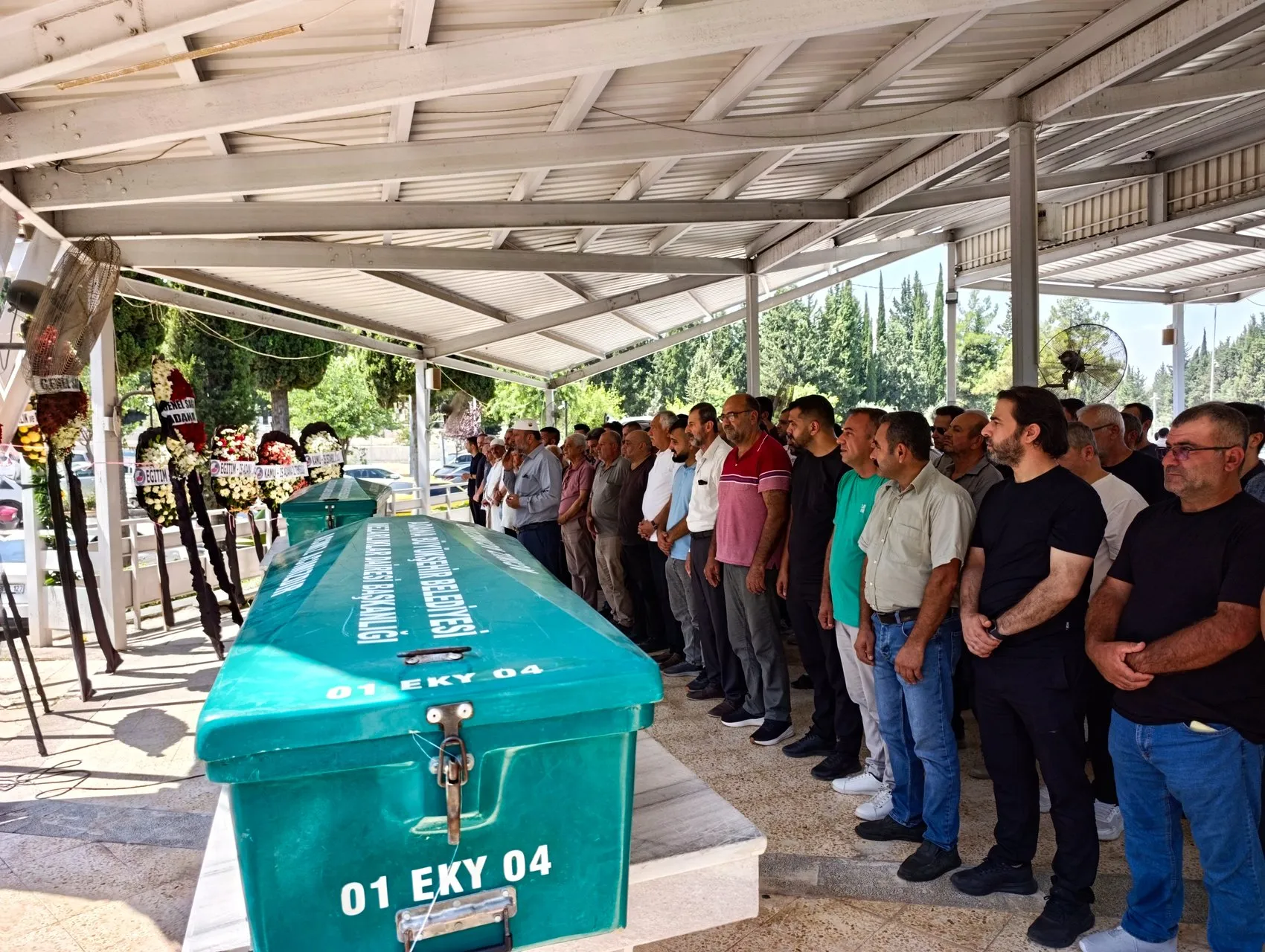 Adana'da borç kavgası kanlı bitti Baba ve oğlu toprağa verildi