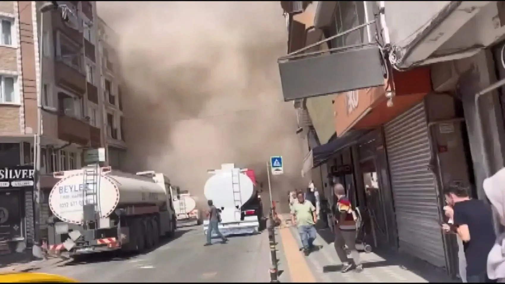 Zeytinburnu'nda kentsel dönüşüm yıkımı kontrolden çıktı