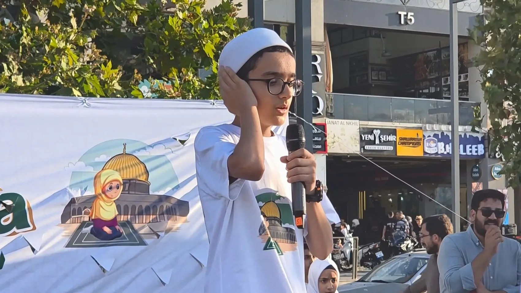 Başakşehir’de yüzlerce çocuk namaz eğitimi sonrası bir araya geldi