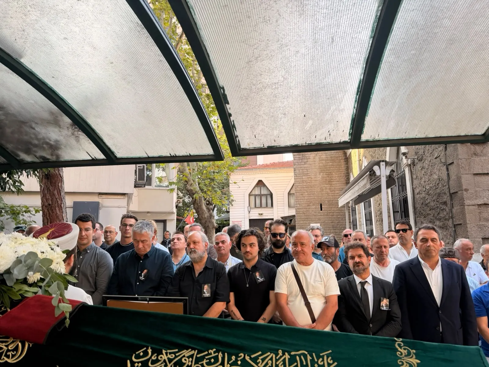 Türk tiyatrosunun çınarı Can Kolukısa veda etti