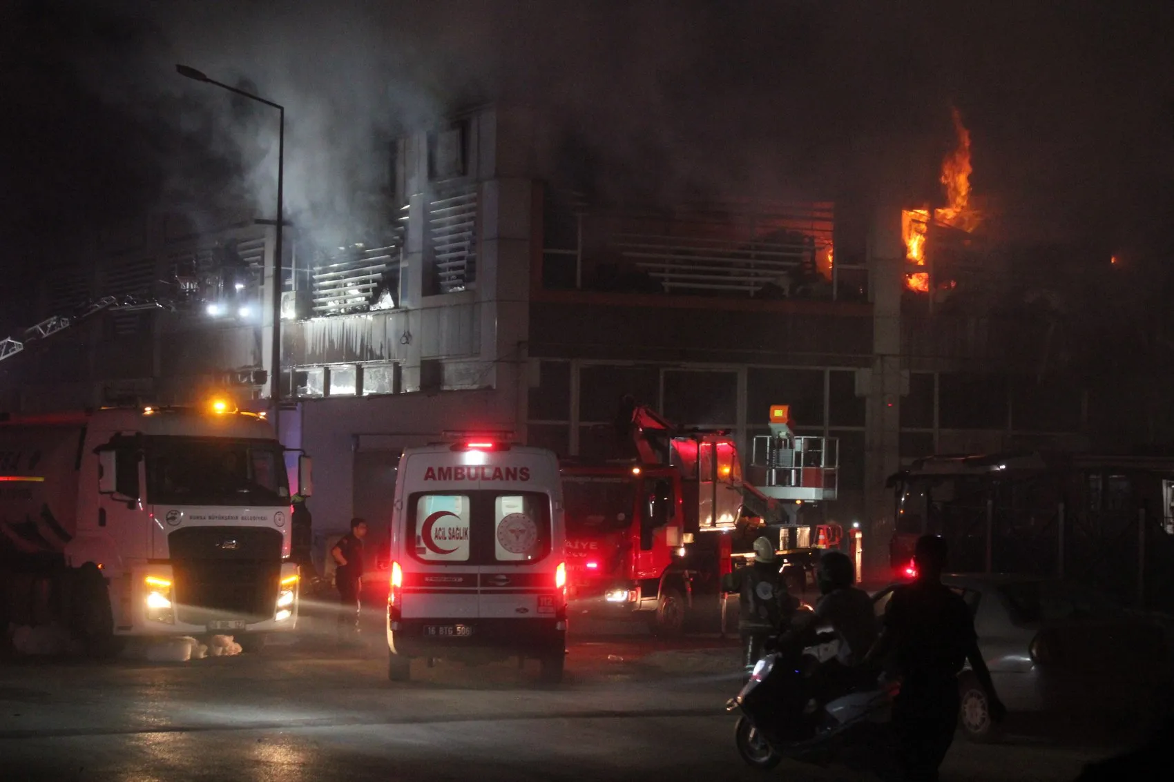 Bursa'daki yumurta tesisinde gece yarısı yangın paniği