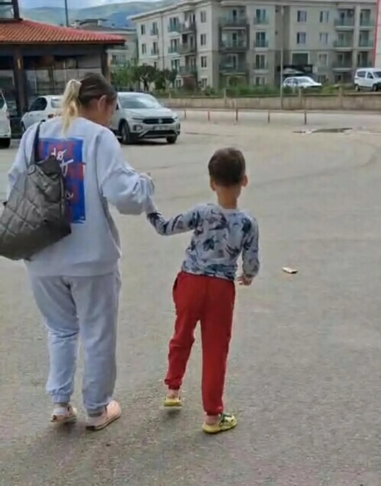 İki kardeş kas hastalığıyla savaşıyor, tek umutları valilik onaylı kampanya