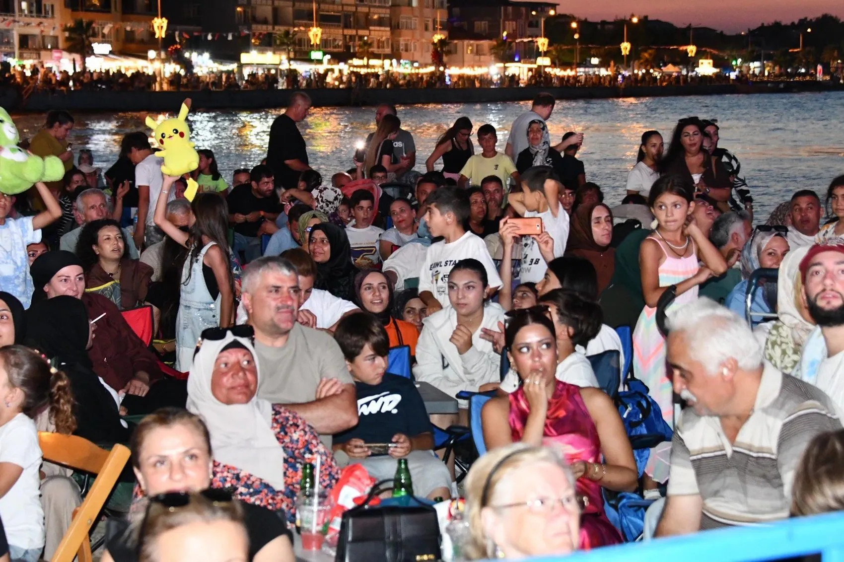 Mahsun Kırmızıgül sahnede barış mesajı verdi