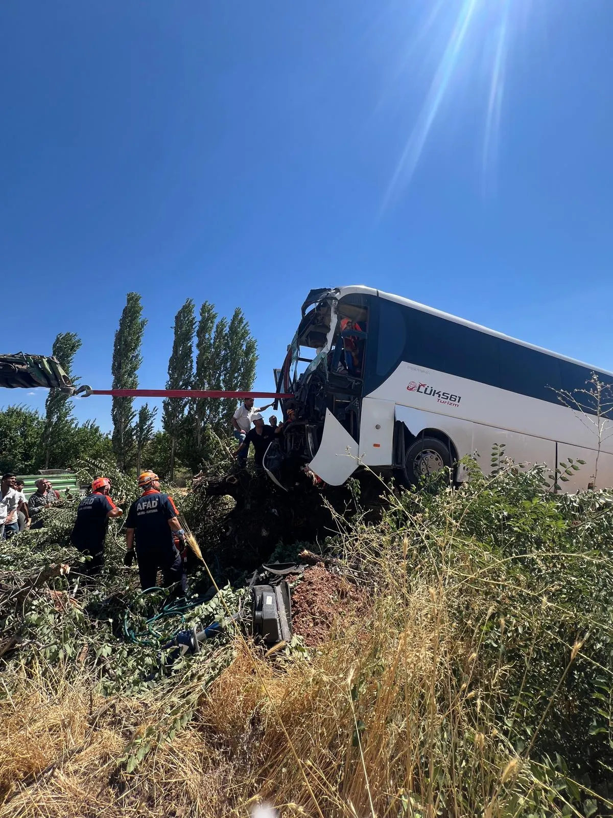 Diyarbakır Lice yolunda otobüs kaza yaptı