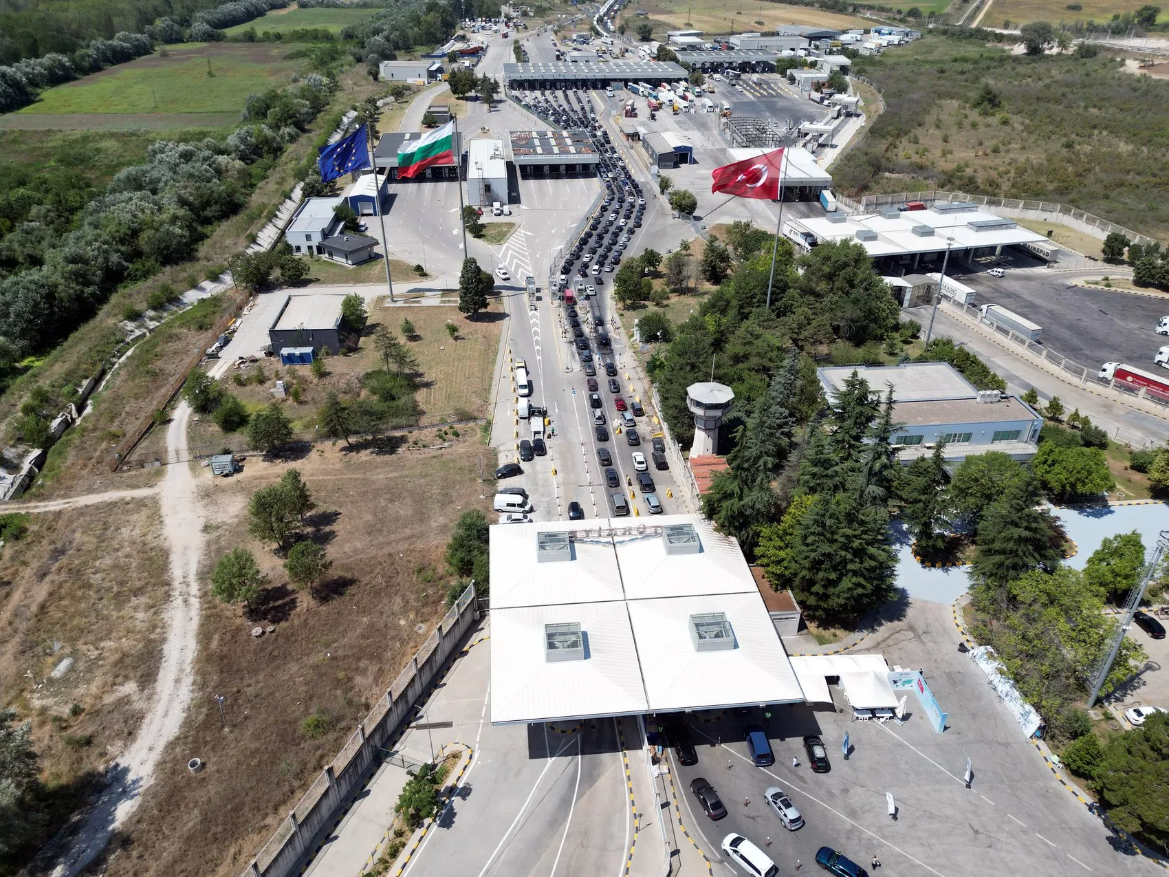 Gurbetçilerin ana vatan dönüşü başladı