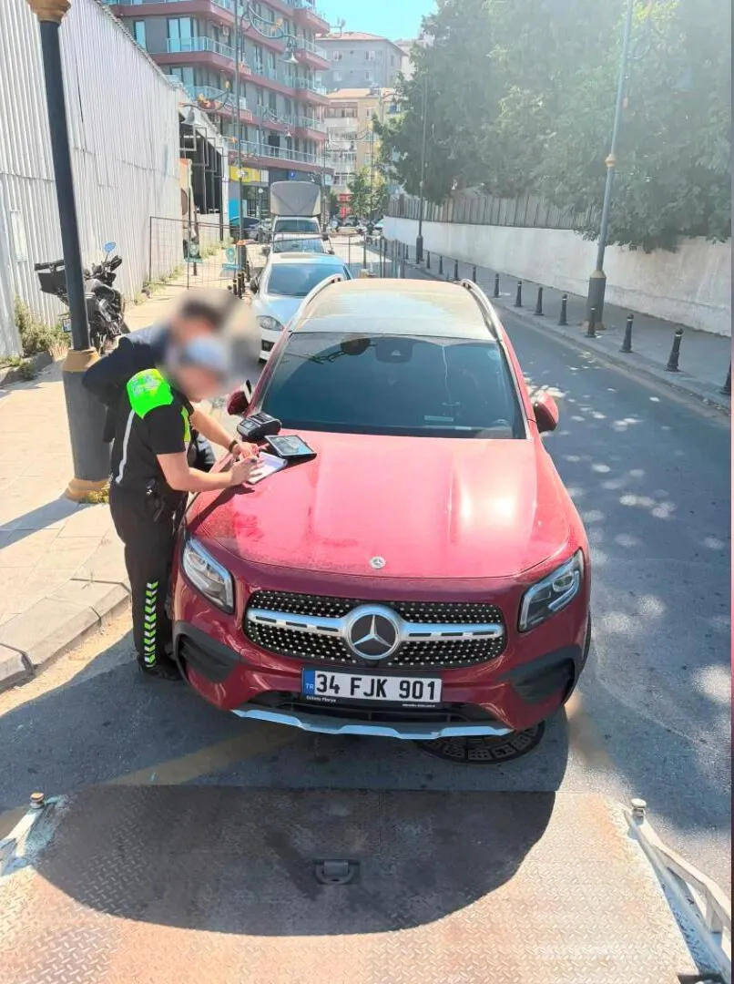 Kağıthane trafiğinde kavga eden iki sürücüye ağır fatura