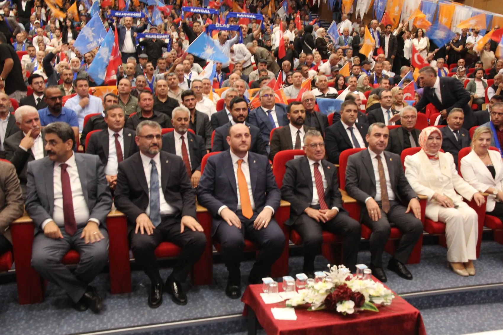 Sivas'ta mahalle ve köy başkanlarıyla buluşan Büyükgümüş Terörsüz Türkiye milletin denetiminde