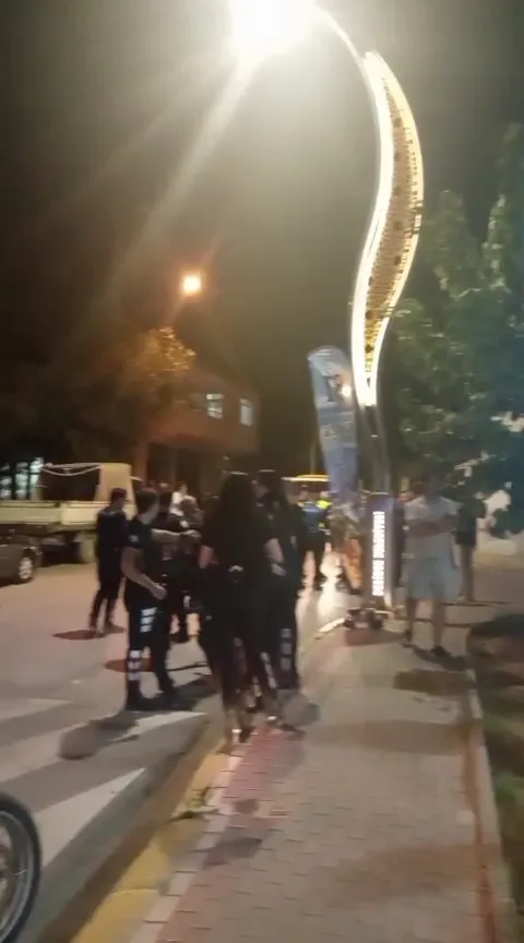 Derince'de iki aile birbirine girdi 5 yaralı, 1'i ağır