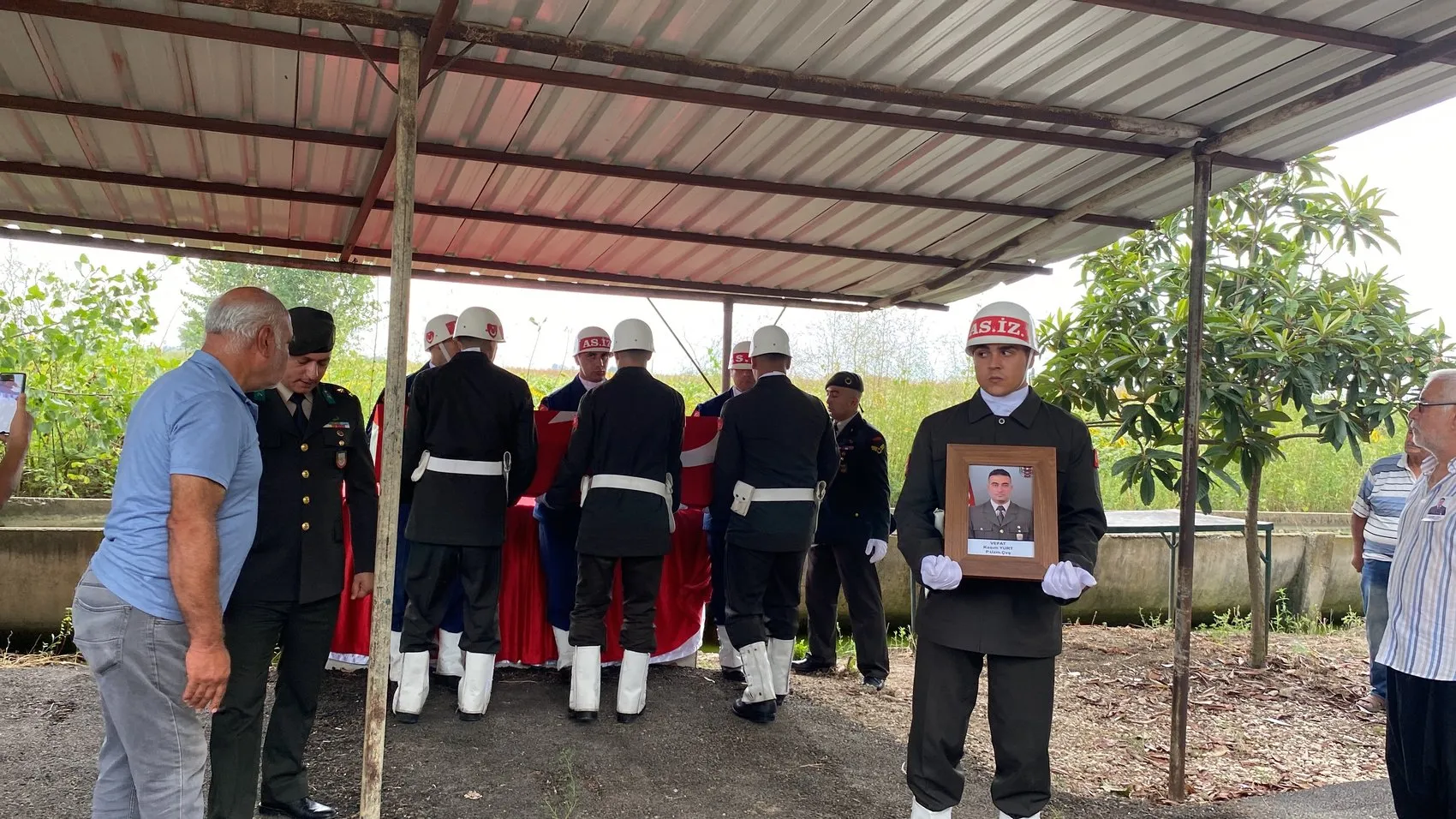Evine girmeye çalışan uzman çavuş itfaiye kazasında can verdi
