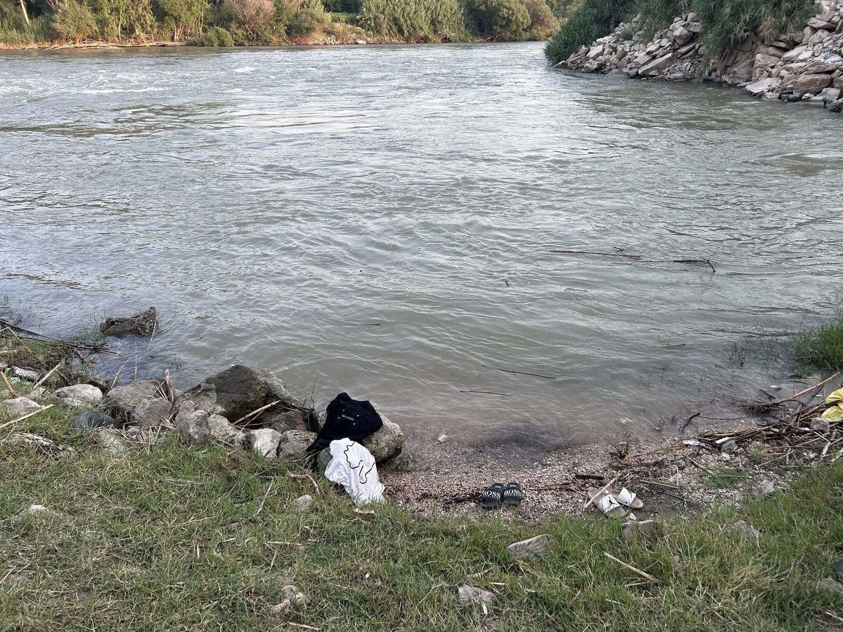 Ceyhan Nehri'nde iki çocuk akıntıya kapılarak gözden kayboldu
