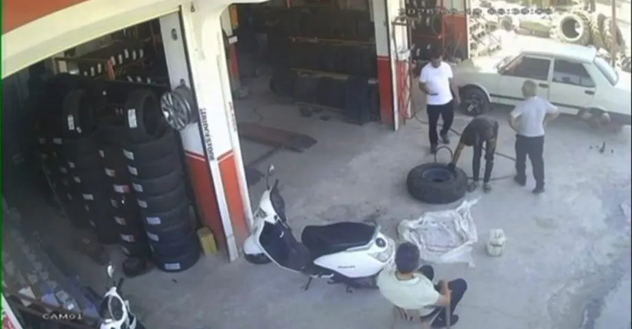 Gaziantep'te lastik tamircisinde korku dolu anlar Patlama anı kamerada