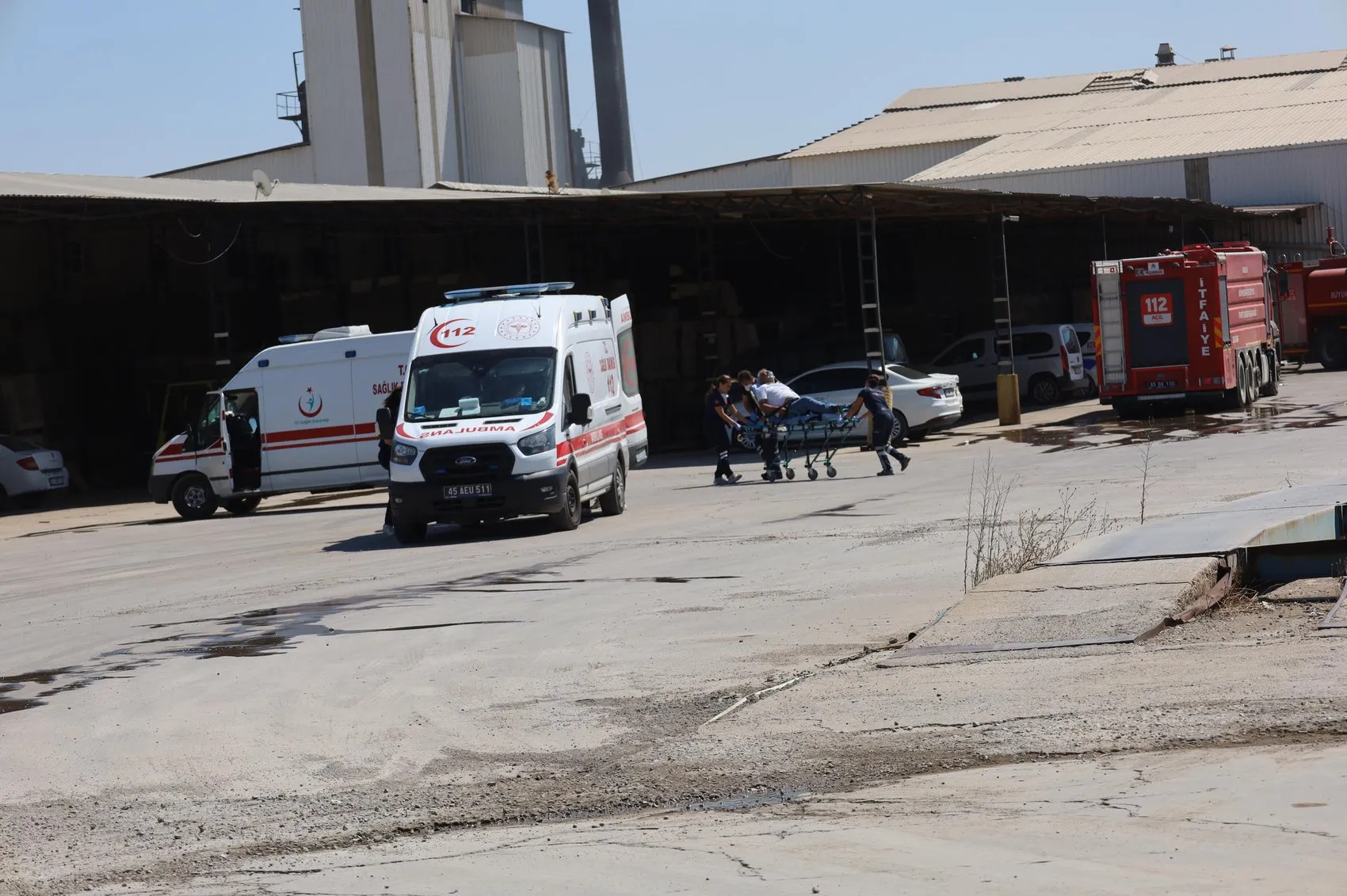 Rüzgar Alevleri Büyüttü, Fabrika Tahliye Edildi