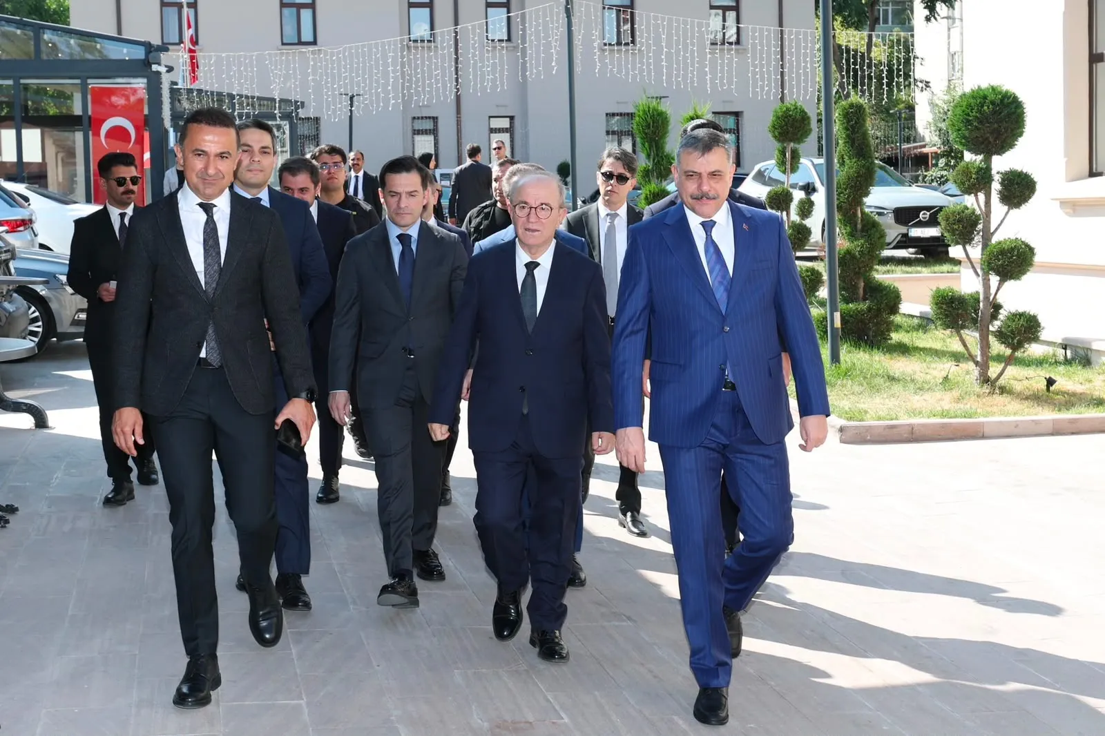 Bakan Çiftçi mülki idare amirleriyle bir araya geldi