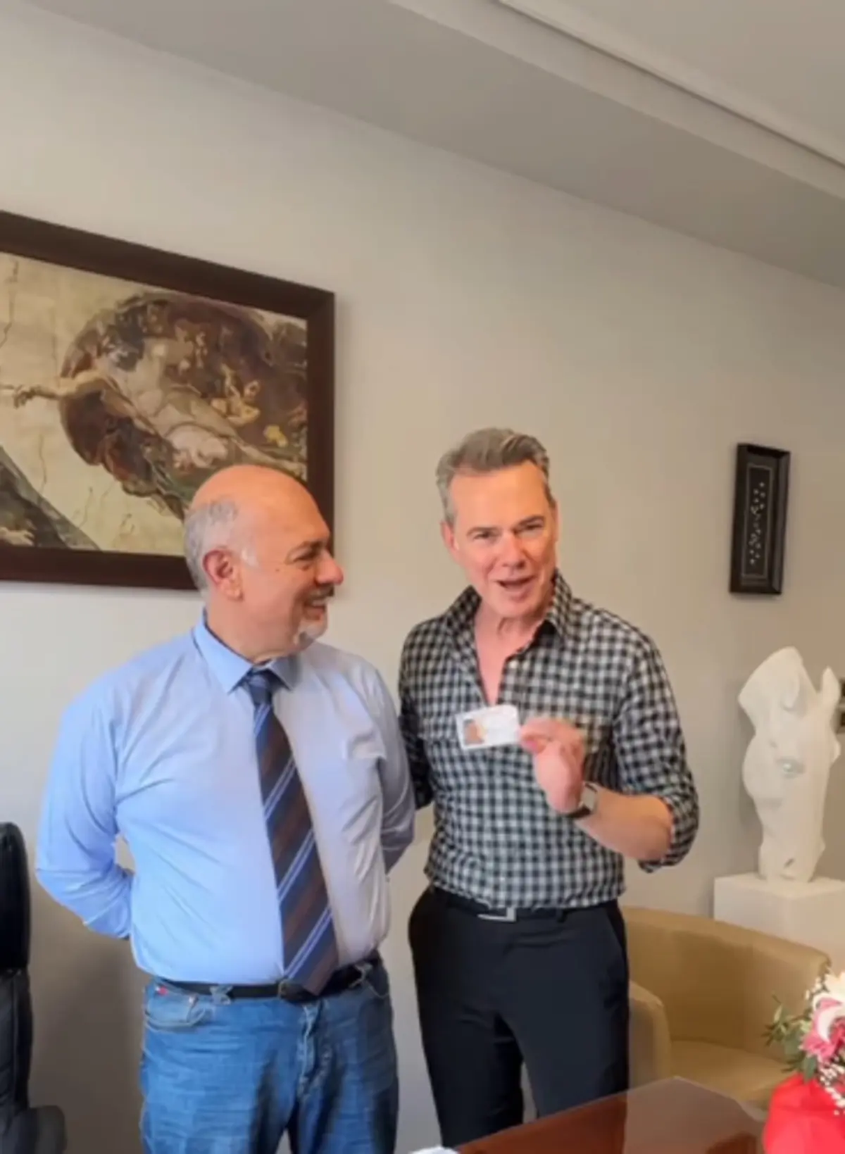 Yeğeniyle uygunsuz görüntüleri olay olmuştu! Murat Başoğlu ülkeyi terk edip oraya yerleşti! İşte yeni mesleği 3