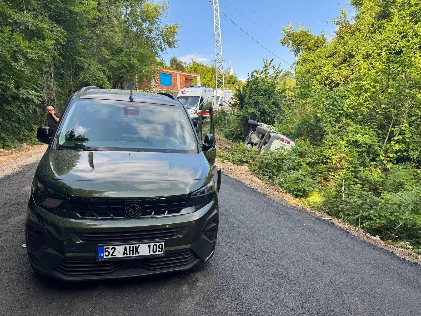 Ordu'da fındık işçilerini taşıyan minibüs devrildi
