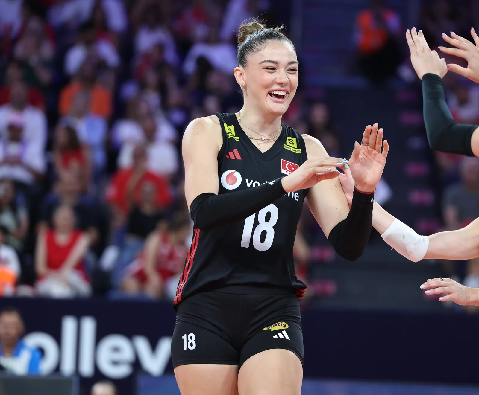 Sultanlar Slovenya'yı Devirdi, Grupta Liderlik Koltuğunda